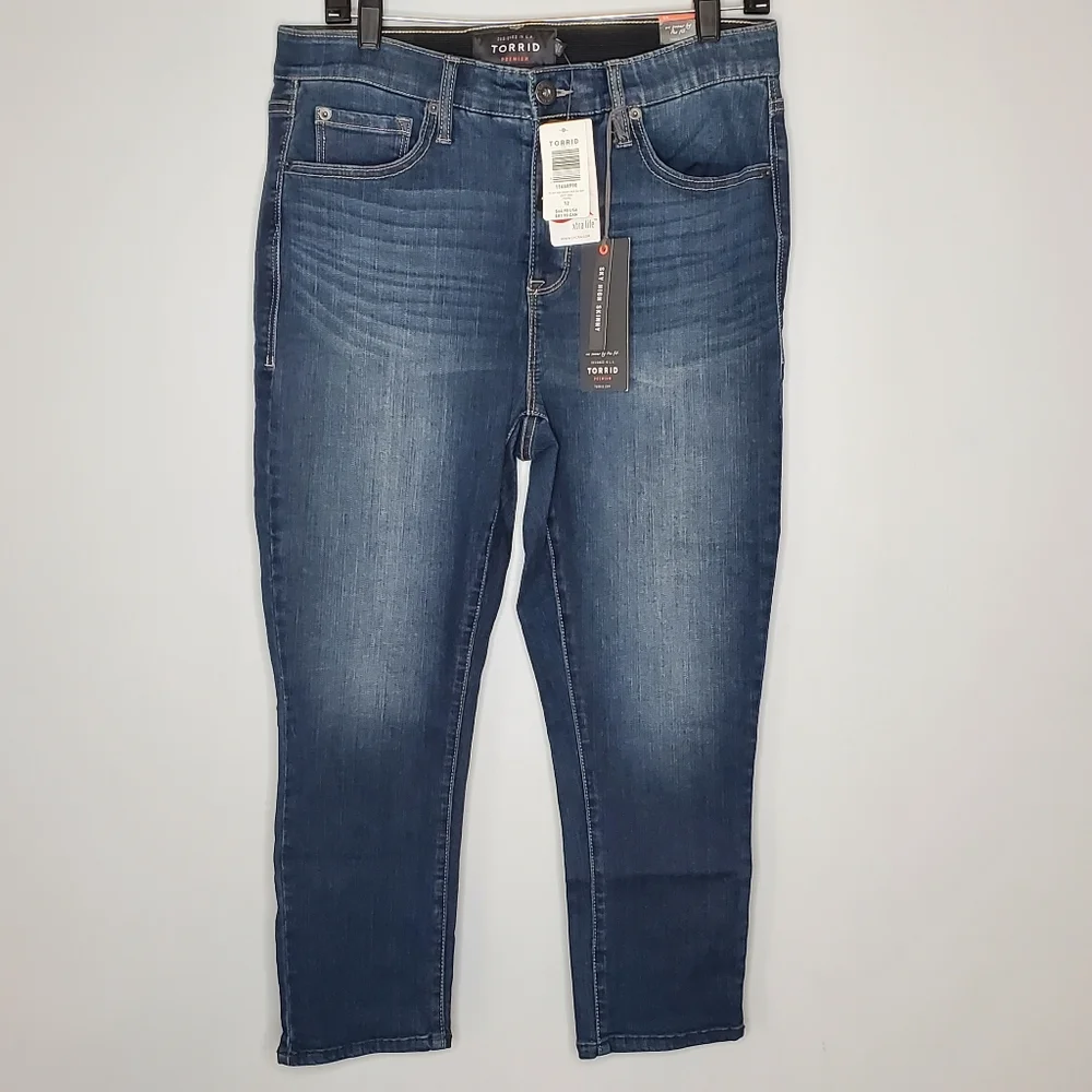 NWT Torrid Sky High Skinny Crop Jeans Super high rise size‎ 12